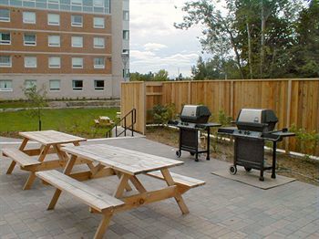 Durham College/Uoit Residence - South Village Οσάβα Εξωτερικό φωτογραφία